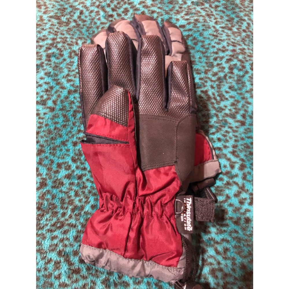 Winter Gloves - Picture 2 of 4